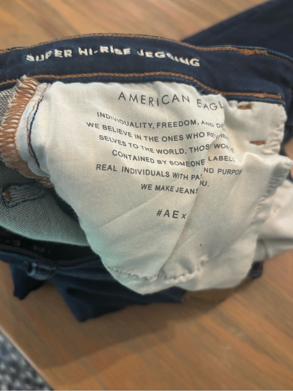 American Eagle AE Super Hi-Rise Next Level Stretch Jegging 10 X-Long Distressed - Picture 4 of 11